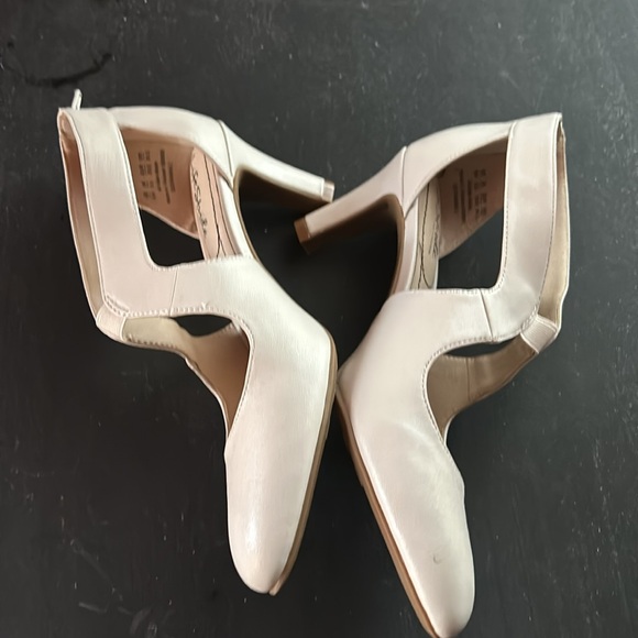 Dress shoes - Picture 2 of 3